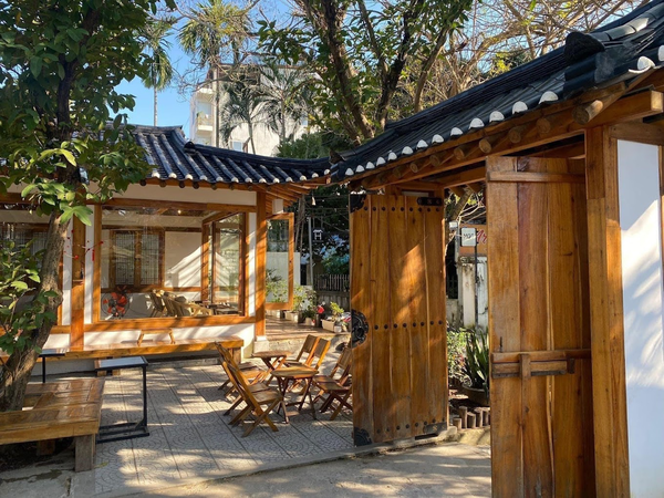Tưởng như đến Hàn Quốc khi ngồi tại HANOK, quán cà phê ở Huế