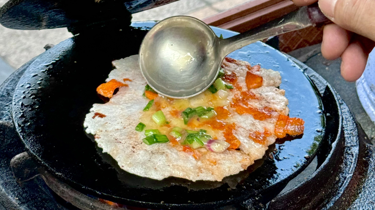 B&aacute;nh &eacute;p l&agrave; m&oacute;n ăn đặc sản nổi tiếng ở Huế
