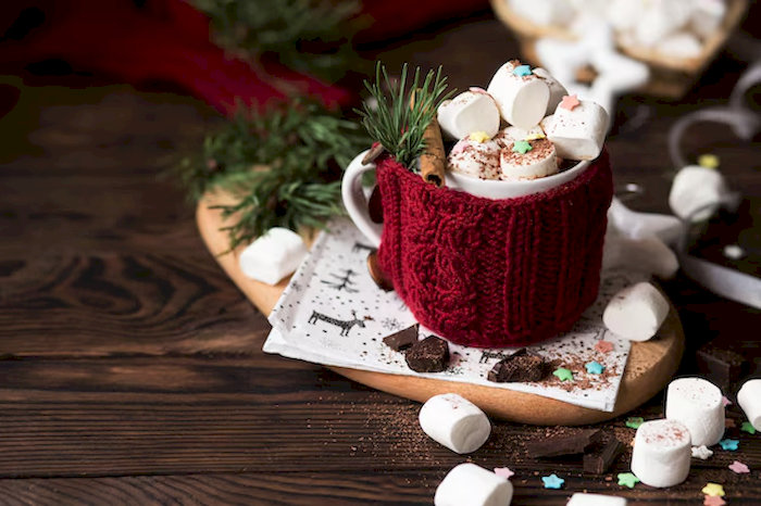 Những chiếc kẹo marshmallow ngọt dẻo kết hợp c&ugrave;ng cacao đắng nhẹ sẽ khiến ai thưởng thức cũng đều say me