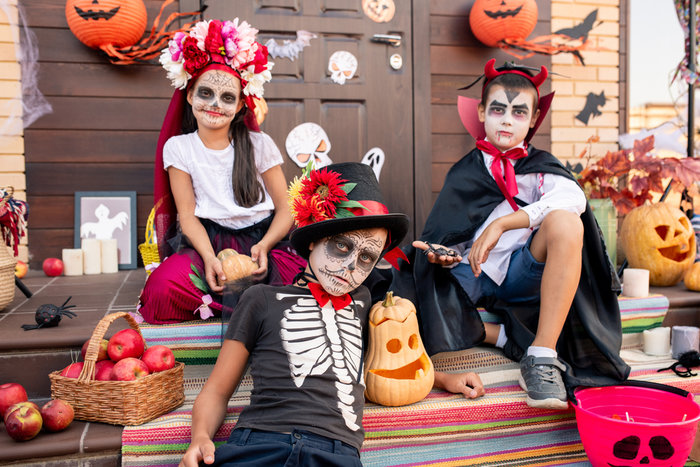 C&aacute;c zombie nh&iacute; lu&ocirc;n tạo ấn tượng mạnh với vẻ ngo&agrave;i vừa r&ugrave;ng rợn vừa đ&aacute;ng y&ecirc;u trong dịp Halloween