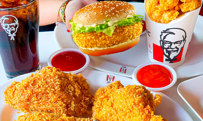 Về cơ bản, menu chính của KFC tại các chi nhánh trên toàn quốc là tương đồng, với các món gà rán, burger và combo quen thuộc