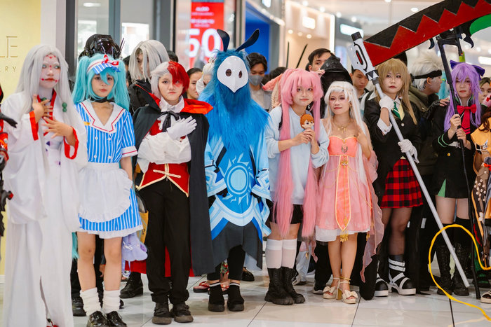 Phụ kiện cosplay giúp nhóm bạn thêm phần nổi bật khi cùng nhau tham gia các sự kiện Halloween
