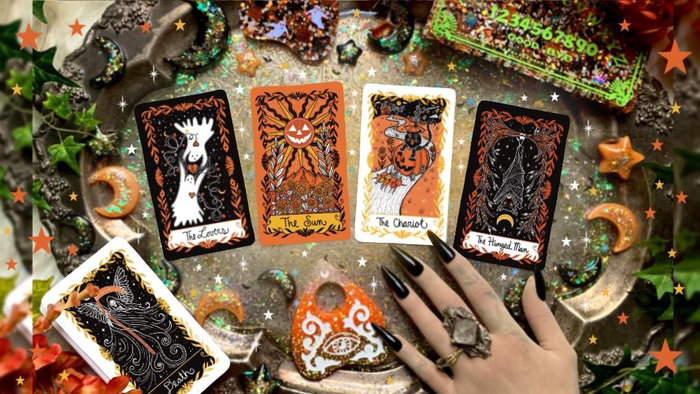 Bài Tarot mang đến không khí huyền bí và hấp dẫn, rất phù hợp với tinh thần kỳ ảo của Halloween