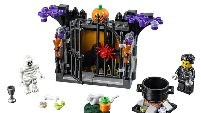  Bộ LEGO hoặc xếp h&igrave;nh phi&ecirc;n bản Halloween h&igrave;nh l&acirc;u đ&agrave;i ma, ng&ocirc;i nh&agrave; ma &aacute;m, xe b&iacute; ng&ocirc; l&agrave; m&oacute;n qu&agrave; tuyệt vời cho b&eacute; từ 6 tuổi