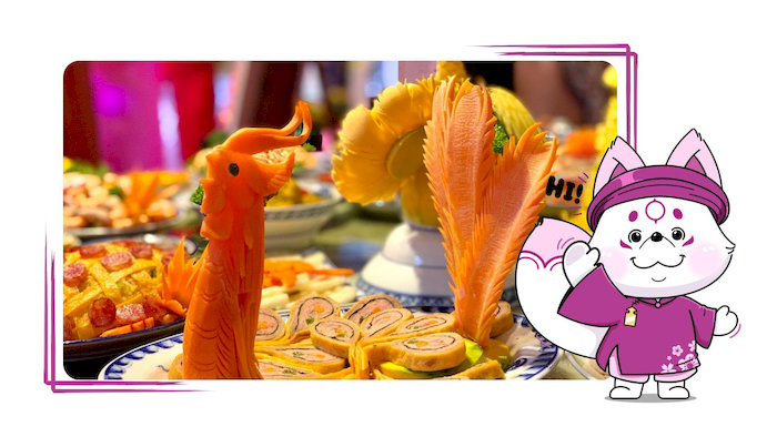 Ẩm thực cung đình Huế là những món ăn được chế biến và phục vụ riêng cho vua, hoàng tộc và các quan lại cấp cao
