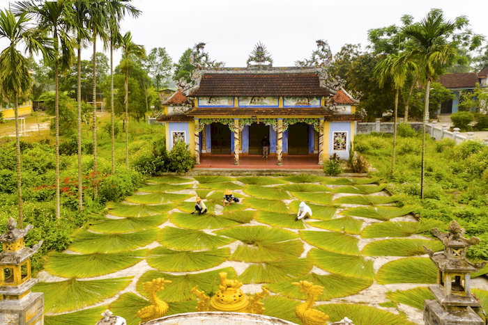 L&agrave;ng nghề đệm b&agrave;ng Ph&ograve; Trạch nơi những chiếc đệm l&aacute; b&agrave;ng truyền thống được l&agrave;m thủ c&ocirc;ng tỉ tỉ từ nguy&ecirc;n liệu thi&ecirc;n nhi&ecirc;n