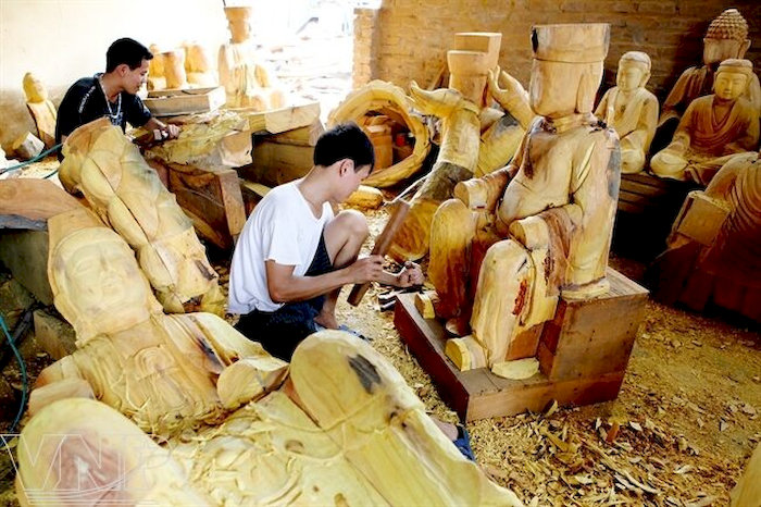 l&agrave;ng nghề đi&ecirc;u khắc gỗ Mỹ Xuy&ecirc;n nơi những t&aacute;c phẩm gỗ tinh ho&agrave;n được s&aacute;ng tạo bởi b&agrave;n tay t&agrave;i hoa của nghệ nh&acirc;n