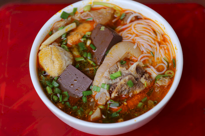 Bún bò Huế là biểu tượng ẩm thực đặc sắc của vùng đất Cố đô