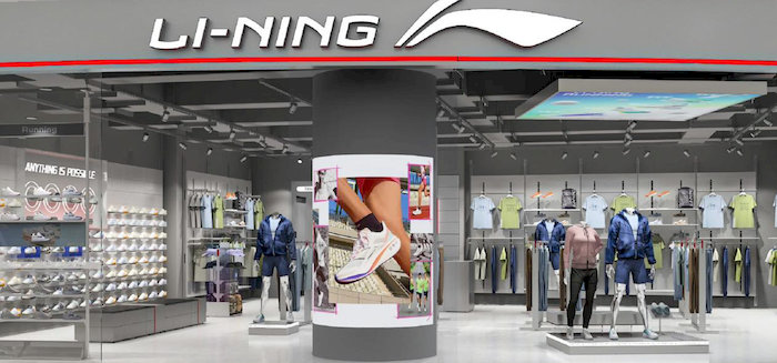 Tại Adidas bạn có thể dễ dàng tìm được những sản phẩm thể thao cao cấp và bền bỉ