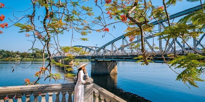 Huế trở th&agrave;nh "n&agrave;ng thơ" đ&uacute;ng nghĩa với tiết trời dịu m&aacute;t v&agrave; dễ chịu bậc nhất trong năm.