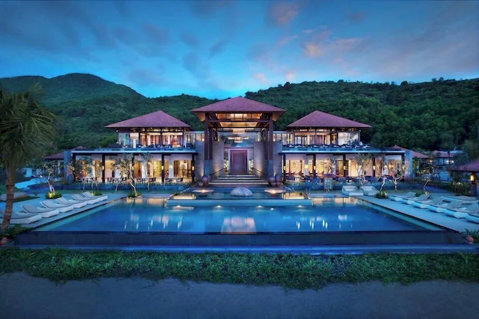 Banyan Tree Lăng C&ocirc; Hotels & Resort l&agrave; khu nghỉ dưỡng cao cấp với kiến tr&uacute;c cung đ&igrave;nh Huế
