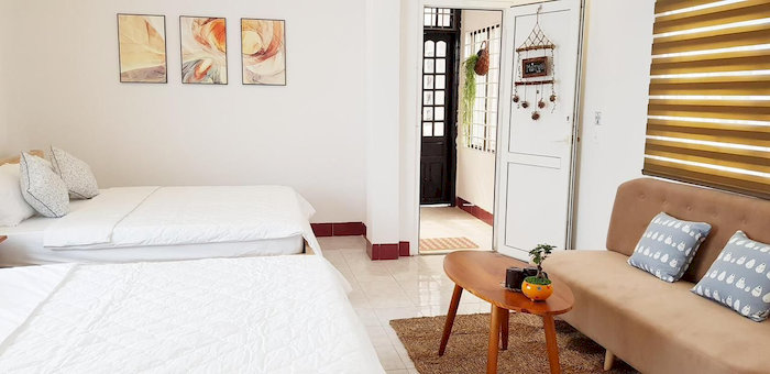 Chic Homestay Huế sở hữu không gian hiện đại, tinh tế với tông màu trắng chủ đạo