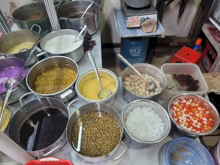 &nbsp;Ch&egrave; T&yacute; n&iacute;u ch&acirc;n thực kh&aacute;ch bởi hương vị thơm ngon c&ugrave;ng mức gi&aacute; v&ocirc; c&ugrave;ng phải chăng so với mặt bằng chung