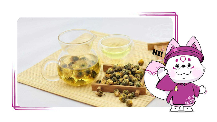 Hoa c&uacute;c trong tr&agrave; cung đ&igrave;nh Huế c&oacute; t&aacute;c dụng thanh nhiệt, giải độc, l&agrave;m s&aacute;ng da