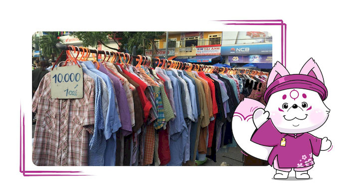 Buổi chiều là thời điểm chợ si Tây Lộc đông đúc nhất, đặc biệt tại các quầy đồ si và ăn uống