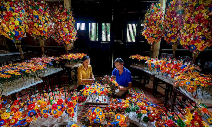 L&agrave;ng hoa giấy Thanh ti&ecirc;n rực rỡ sắc m&agrave;u, nơi lưu giữ nghề thủ c&ocirc;ng c&ocirc;ng truyền thống xứ Huế