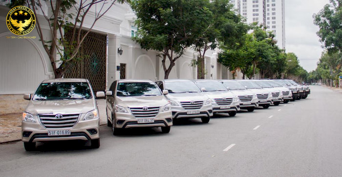 Lucky Travel Car l&agrave; đơn vị cho thu&ecirc; xe uy t&iacute;n h&agrave;ng đầu với đa dạng xe, gi&aacute; ưu đ&atilde;i cho mọi h&agrave;nh tr&igrave;nh th&ecirc;m trọn vẹn