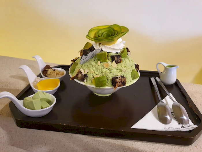 Mr.P Bingsu mang đến những m&oacute;n bingsu đ&aacute; tuyết mịn m&aacute;t lạnh, thơm ngon