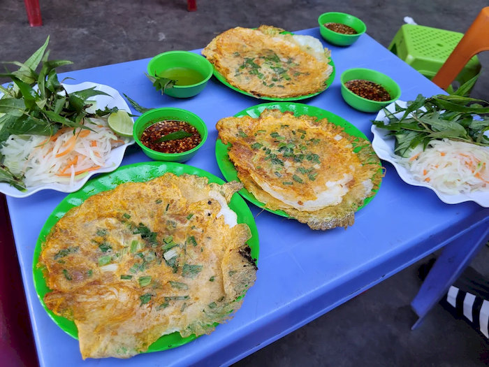 B&aacute;nh &eacute;p chị Huệ chỉ c&oacute; 1 loại duy nhất nhưng hương vị rất cuốn h&uacute;t v&agrave; kh&oacute; qu&ecirc;n
