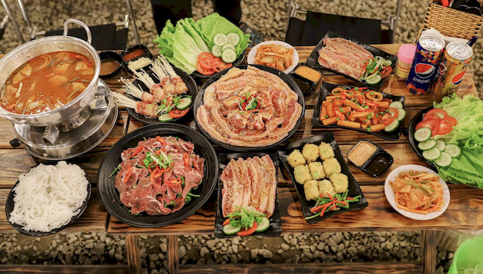 Các món ăn phong phú và hấp dẫn của Nhà tui BBQ