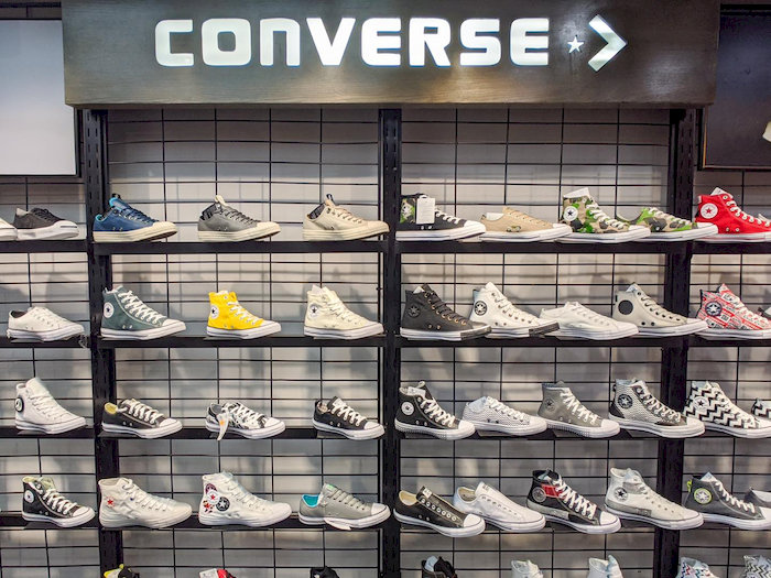 Các mẫu giày của CONVERSE mang tính ứng dụng cao và được nhiều bạn trẻ yêu thích