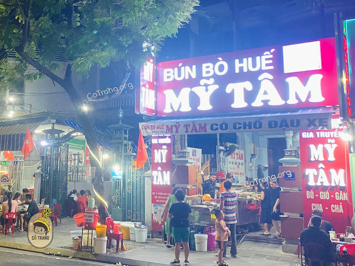 Bún Bò Mỹ Tâm nằm ở vị trí đắc địa dễ dàng thu hút sự chú ý và tìm đến của thực khách