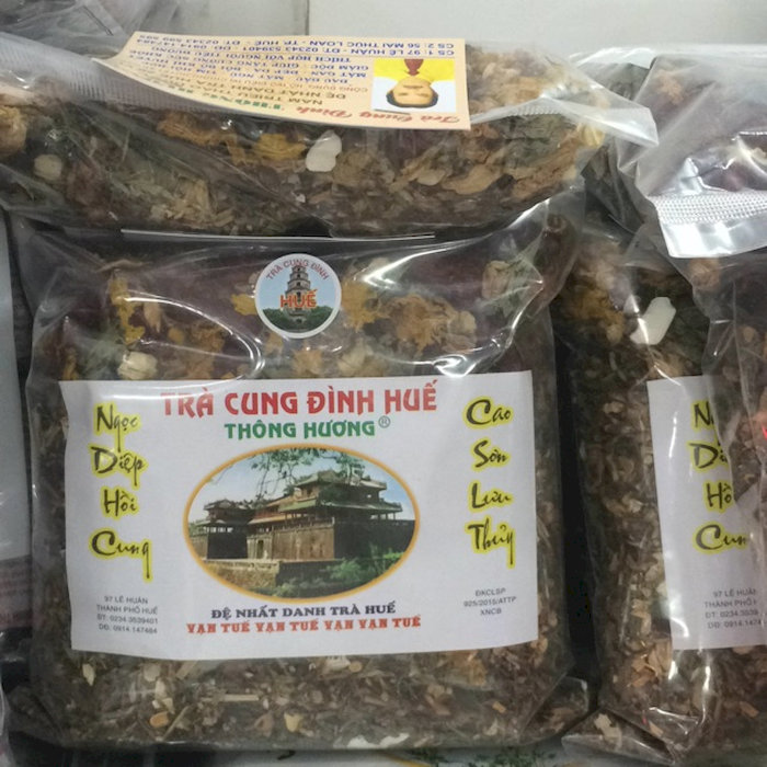Trà cung đình Huế Thông Hương là món quà tặng ý nghĩa cho người thân khi bạn có dịp đến
