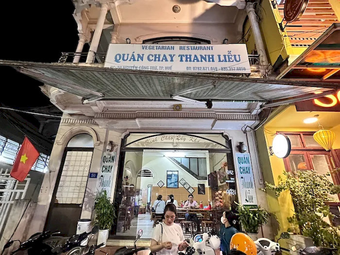 Kh&ocirc;ng gian "chay tịnh" trong l&ograve;ng phố T&acirc;y Huế&nbsp;