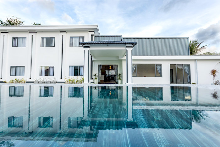The Dreamers Homestay sở hữu hồ bơi lớn và nhiều góc "sống ảo" tuyệt đẹp