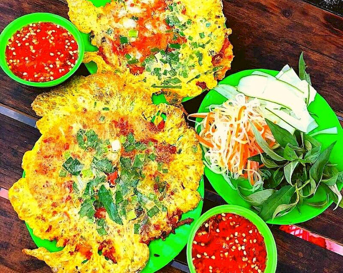 Quán Bánh ép Nguyễn Du là điểm đến yêu thích của nhiều tín đồ ẩm thực Huế.