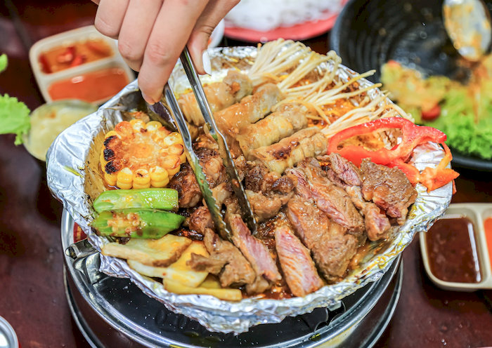 Đồ ăn tươi sạch, được tẩm ướp vừa vặn mang lại hương vị khó quên 