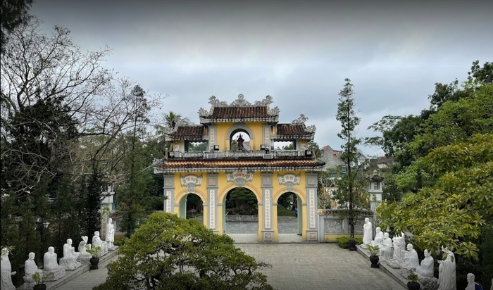 Ch&ugrave;a Tường V&acirc;n l&agrave; một trong những ng&ocirc;i ch&ugrave;a đẹp ở Huế