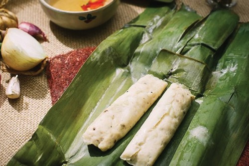 Chả Huế c&oacute; h&igrave;nh thỏi nhỏ g&oacute;i trong l&aacute; chuối&nbsp;