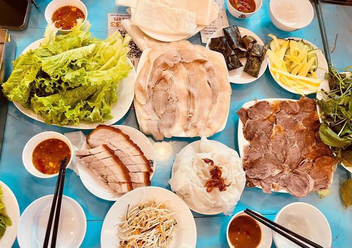 B&aacute;nh cuốn thịt heo DONALD TRUNG