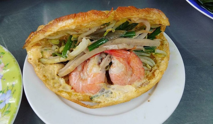 B&aacute;nh kho&aacute;i Lạc Thiện l&agrave; một trong những qu&aacute;n ăn trưa ngon ở Huế
