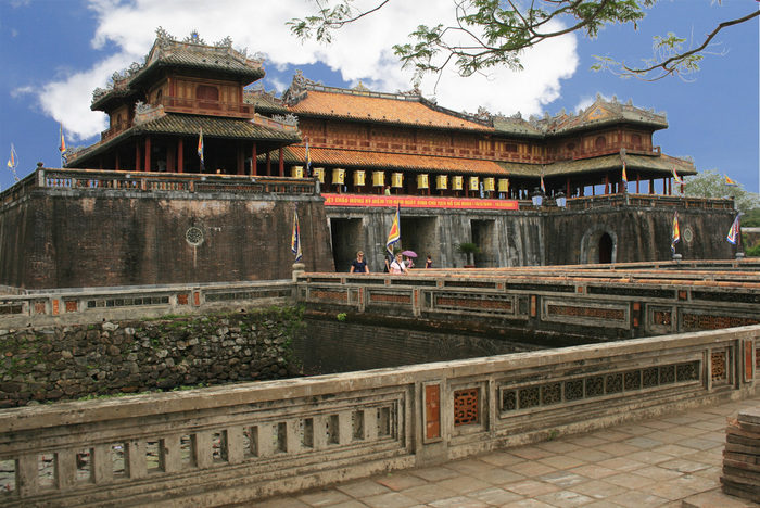 Kinh thành Huế là địa điểm tham quan được nhiều du khách ghé thăm Kinh thành Huế là địa điểm tham quan được nhiều du khách ghé thăm