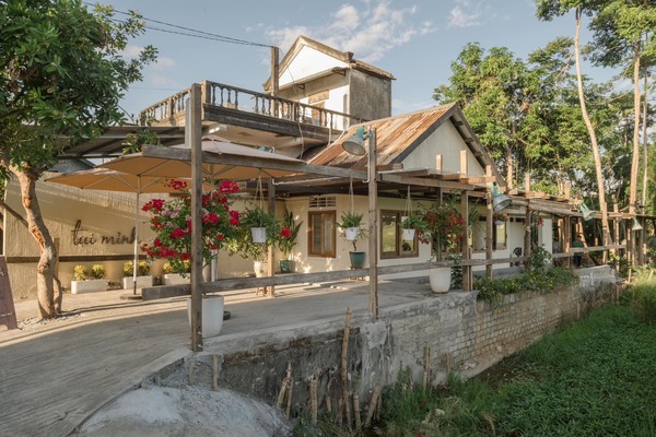 Qu&aacute;n c&agrave; ph&ecirc; đẹp ở Huế c&oacute; view c&aacute;nh đồng l&uacute;a