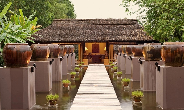 Đặt v&eacute;, đặt ph&ograve;ng sớm l&agrave; c&aacute;ch tiết kiệm chi ph&iacute; đi Huế