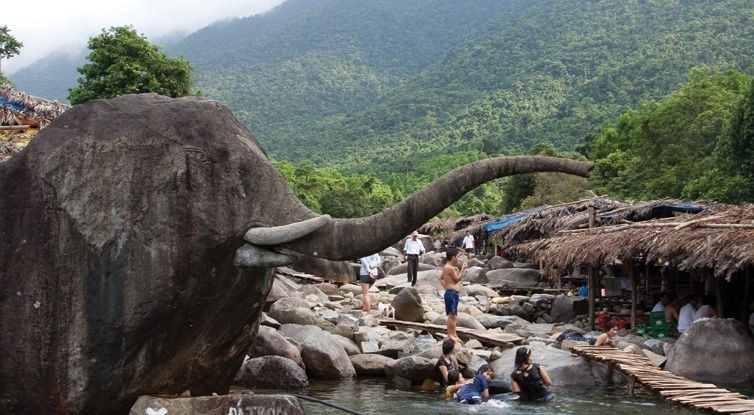 Suối Voi địa điểm vui chơi lý tưởng cùng người thân và bạn bè