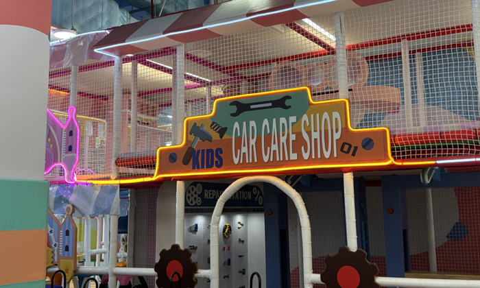 Car Care Shop khu vực vui chơi dành cho bé cá tính muốn khám phá thế giới của cơ khí.