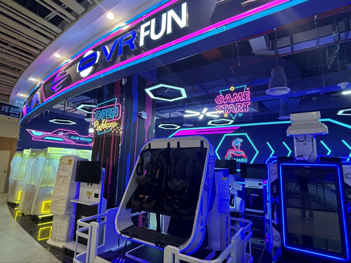 VR FUN  tổ hợp game thực tế ảo và mô hình gắp đồ ăn cực chất tại AEON MALL Huế.