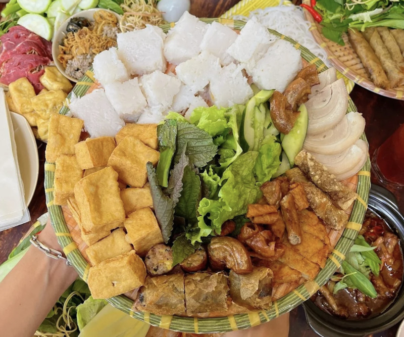 Mẹt b&uacute;n đậu ở Ẩm thực G&aacute;nh