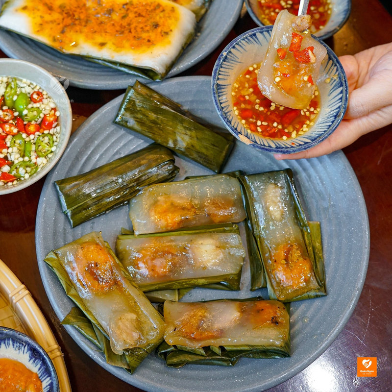 B&aacute;nh b&egrave;o, b&aacute;nh nậm mềm thơm, topping t&ocirc;m thịt v&agrave; nước mắm pha dịu nhẹ
