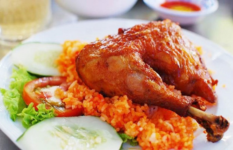Cơm g&agrave; Hồng Ngọc