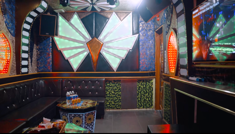 Kh&ocirc;ng gian qu&aacute;n karaoke Retro