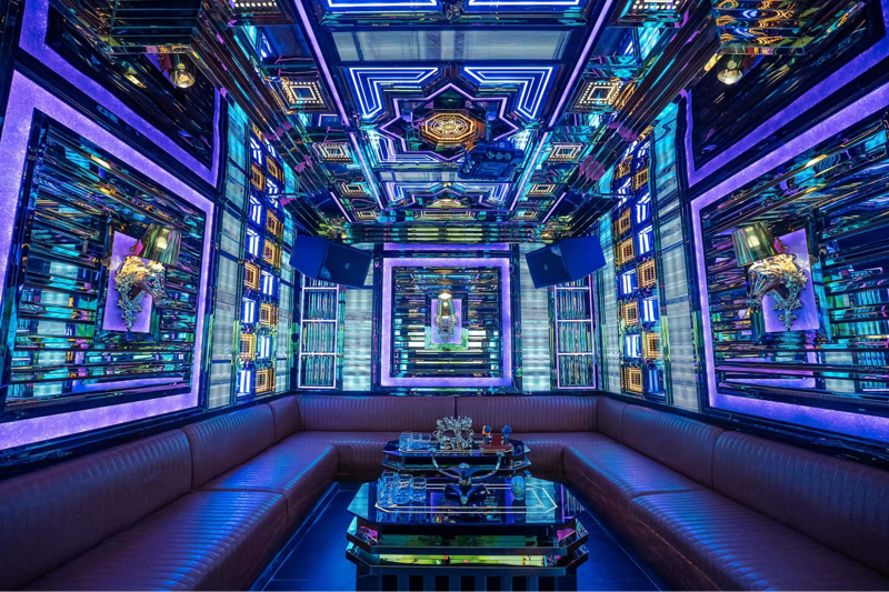 Kh&ocirc;ng gian ph&ograve;ng h&aacute;t karaoke Las Vegas