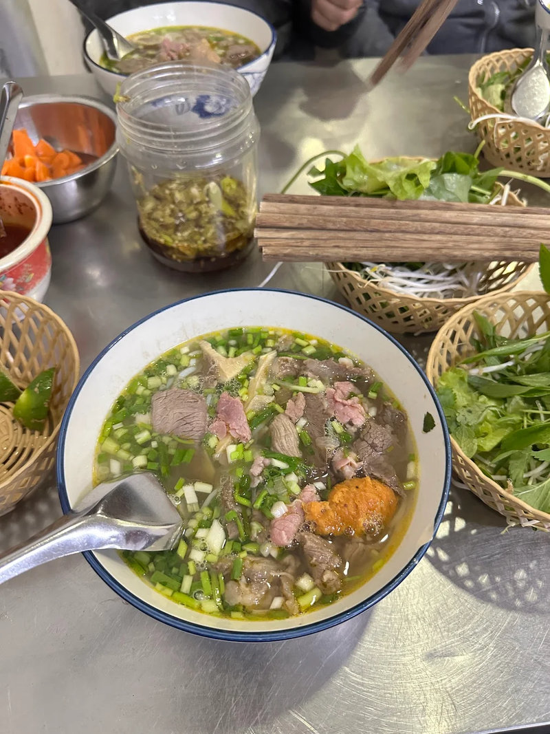 Bún bò đậm vị, thơm sả, thịt mềm - món ăn đầy năng lượng cho buổi sáng bận rộn