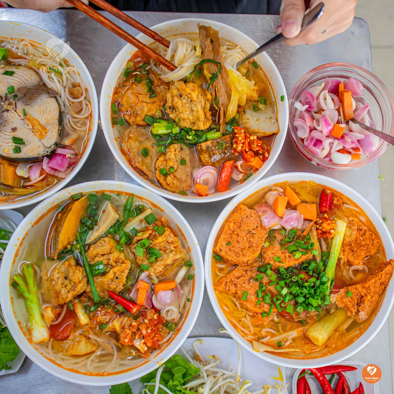 Bún chả cá truyền thống với nước dùng thanh và chả dai nhẹ - hương vị thân thuộc của Đà Nẵng