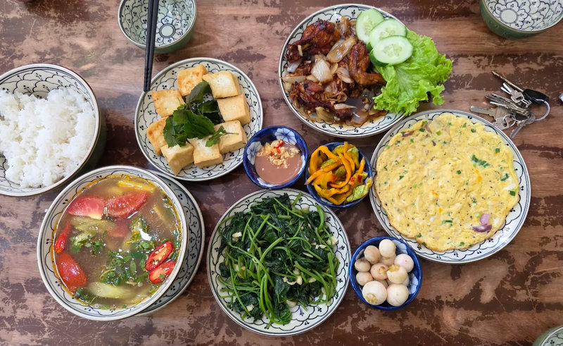 Cơm nh&agrave; Bếp Của Ngoại - bữa cơm ấm c&uacute;ng, mộc mạc, gợi nhớ hương vị gia đ&igrave;nh