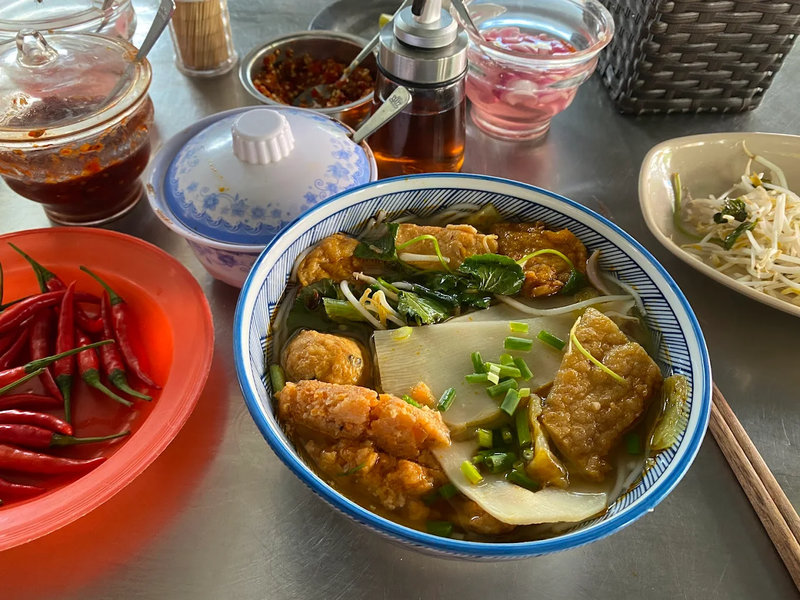 B&uacute;n chả c&aacute; Nguyễn Ch&iacute; Thanh